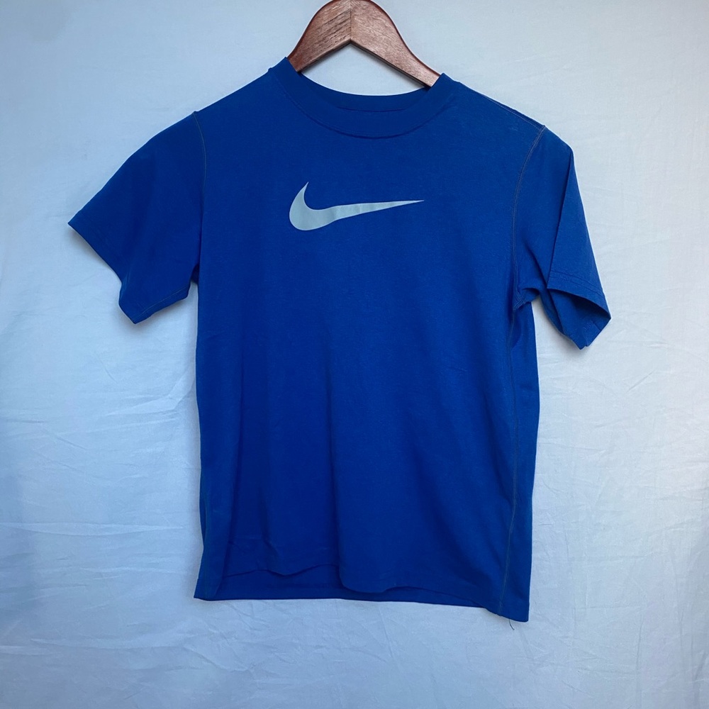 Nike swoosh tee